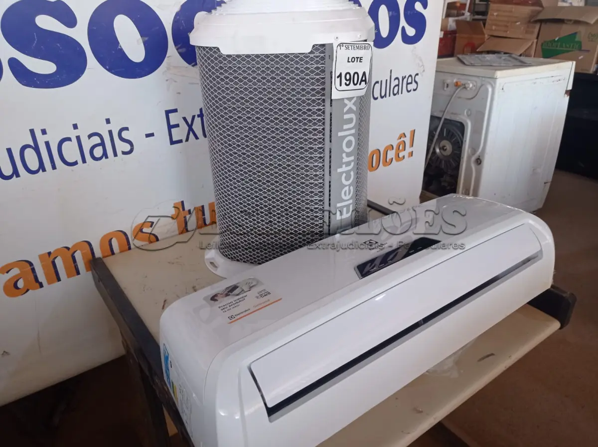 LOTE 190 - 01 CONDENSADORA E 01 VAPORIZADORA MARCA ELECTROLUX. (NO ESTADO) ATENÇÃO! FAZER A VISITAÇÃO ANTES DE ARREMATAR, NÃO SABEMOS SE FUNCIONA. LEILÃO NÃO TEM GARANTIA E NEM DEVOLUÇÃO, SUJEITO A POSSÍVEIS AVARIAS VISÍVEIS/OCULTAS E/OU AUSÊNCIA DE COMPONENTES.