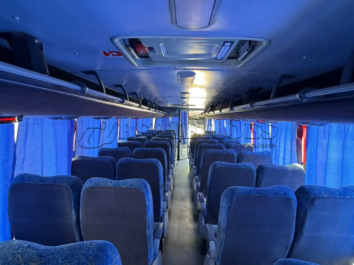 LOTE 004 - 01 ÔNIBUS COMIL VERSATILE 17230, ANO 2013/2013 49 LUGARES, PNEUS NOVOS, RODAS DE ALUMÍNIO, 2024 QUITADO, BAIXA QUILOMETRAGEM, MANUTENÇÕES EM DIA, BAGAGEIROS LATERAIS E INTERNO, ESTADO DE NOVO,  PARA CLIENTES EXIGENTES (NO ESTADO)