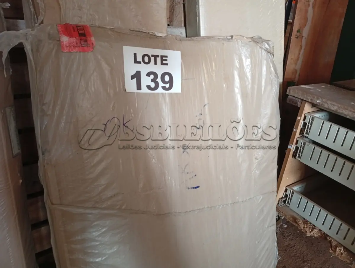 LOTE 139 - 01 - PAINEL PARA TV ATÉ 42 POLEGADAS 2 NICHOS NAVI MÓVEIS BECHARA (NO ESTADO, NÃO SABEMOS SE FUNCIONA. LEILÃO NÃO TEM GARANTIA E NEM DEVOLUÇÃO, SUJEITO A POSSÍVEIS AVARIAS VISÍVEIS/OCULTAS E/OU AUSÊNCIA DE COMPONENTES)