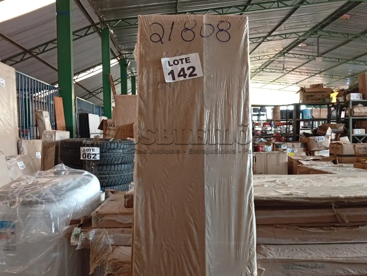 LOTE 142 - 01 - RACK PARA TV RETRO PÊS 1 80M 6917A (NO ESTADO, NÃO SABEMOS SE FUNCIONA. LEILÃO NÃO TEM GARANTIA E NEM DEVOLUÇÃO, SUJEITO A POSSÍVEIS AVARIAS VISÍVEIS/OCULTAS E/OU AUSÊNCIA DE COMPONENTES)