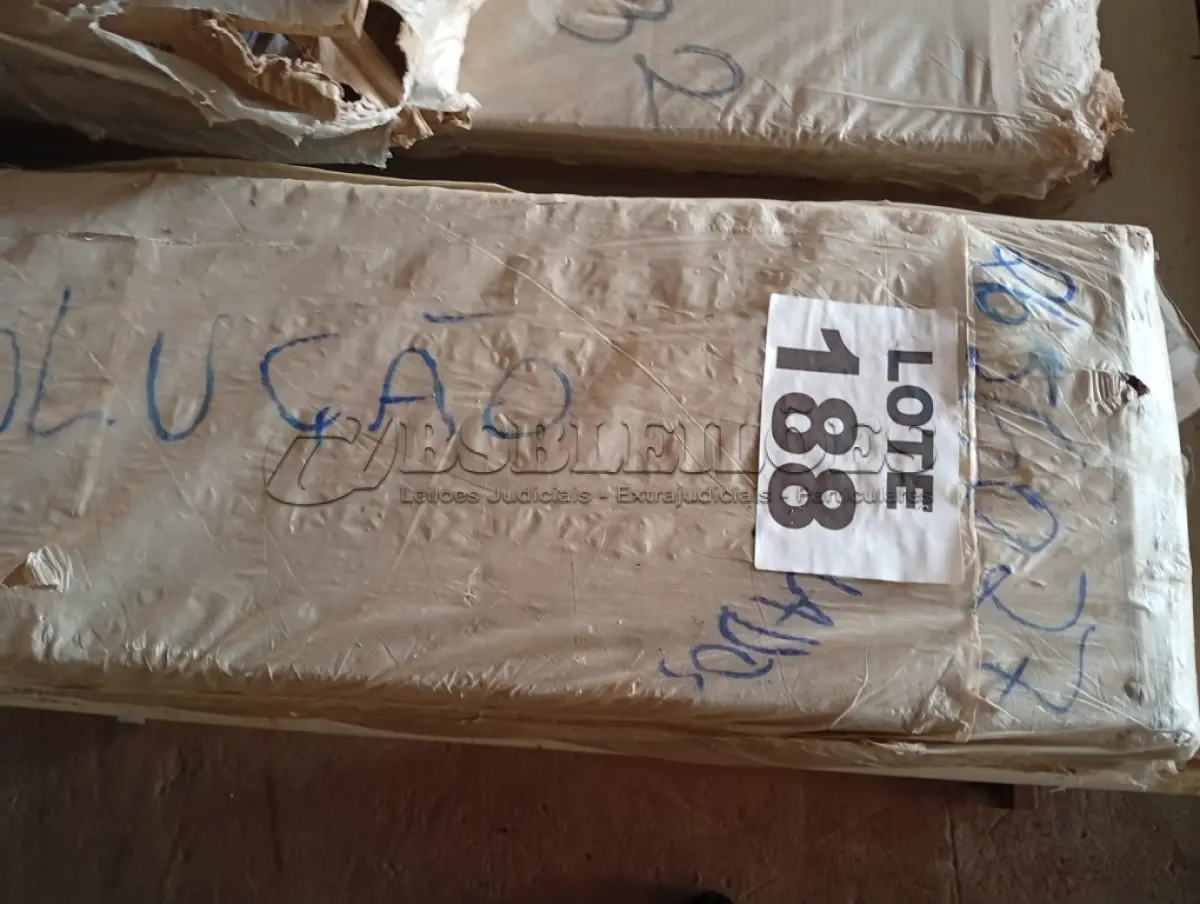 LOTE 188 - 01 - CAMA MONTESSORIANA MARIA SOLTEIRO (NO ESTADO, NÃO SABEMOS SE FUNCIONA. LEILÃO NÃO TEM GARANTIA E NEM DEVOLUÇÃO, SUJEITO A POSSÍVEIS AVARIAS VISÍVEIS/OCULTAS E/OU AUSÊNCIA DE COMPONENTES)