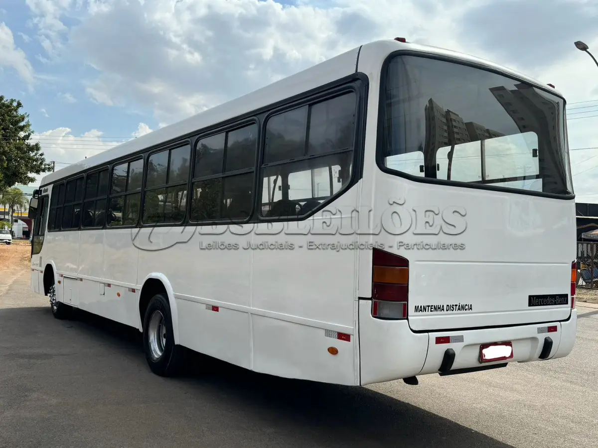 LOTE 002 - 01 ÔNIBUS MERCEDES BENZ 1722, ANO 2011/2011, 44 LUGARES, PNEUS NOVOS, MANUTENÇÕES EM DIA, 2024 QUITADO, PERFEITA CONSERVAÇÃO. (NO ESTADO)