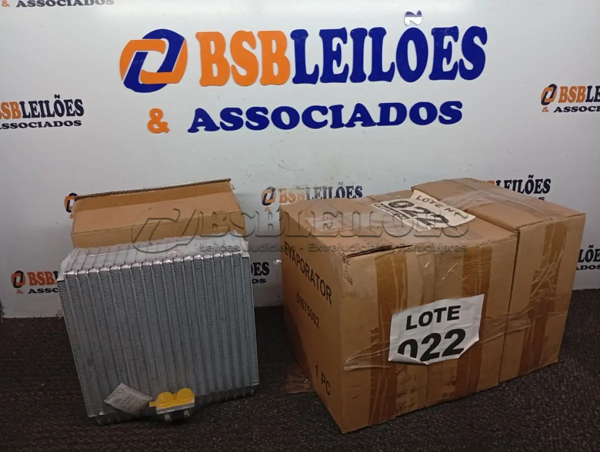 LOTE 022 - 04 - EVAPORADOR AR-CONDICIONADO VOLKSWAGEN GOL, PARATI, SAVEIRO (NO ESTADO, NÃO SABEMOS SE FUNCIONA. LEILÃO NÃO TEM GARANTIA E NEM DEVOLUÇÃO, SUJEITO A POSSÍVEIS AVARIAS VISÍVEIS/OCULTAS E/OU AUSÊNCIA DE COMPONENTES)
