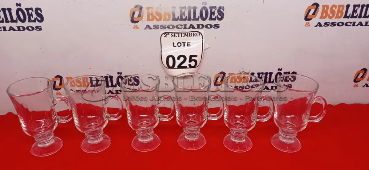 LOTE 025 - 06 COPOS PARA CAPUCCINO. (NO ESTADO) ATENÇÃO! FAZER A VISITAÇÃO ANTES DE ARREMATAR, NÃO SABEMOS SE FUNCIONA. LEILÃO NÃO TEM GARANTIA E NEM DEVOLUÇÃO, SUJEITO A POSSÍVEIS AVARIAS VISÍVEIS/OCULTAS E/OU AUSÊNCIA DE COMPONENTES.