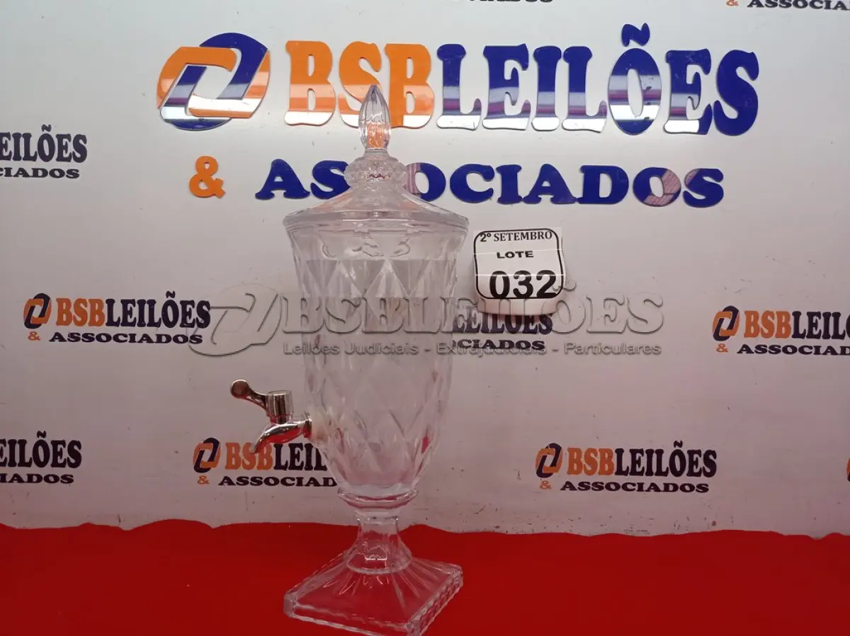 LOTE 032 - 01 SUQUEIRA DE VIDRO 05 LITROS. (NO ESTADO) ATENÇÃO! FAZER A VISITAÇÃO ANTES DE ARREMATAR, NÃO SABEMOS SE FUNCIONA. LEILÃO NÃO TEM GARANTIA E NEM DEVOLUÇÃO, SUJEITO A POSSÍVEIS AVARIAS VISÍVEIS/OCULTAS E/OU AUSÊNCIA DE COMPONENTES.