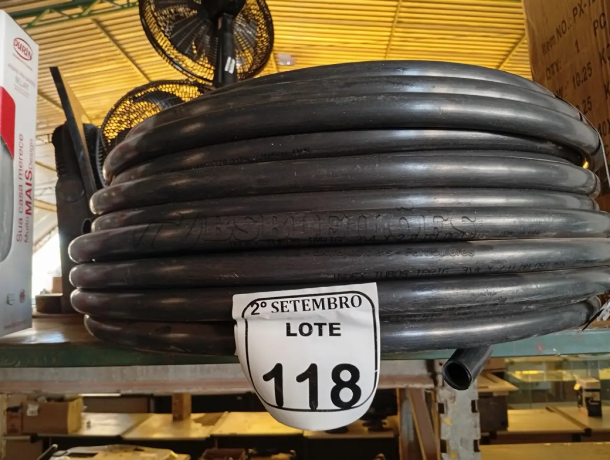 LOTE 118 - 01 ROLO MANG TUBO IRRIGAÇÃO 1 X 2,0 PRETO INDEX(NO ESTADO) ATENÇÃO! FAZER A VISITAÇÃO ANTES DE ARREMATAR, NÃO SABEMOS SE FUNCIONA. LEILÃO NÃO TEM GARANTIA E NEM DEVOLUÇÃO, SUJEITO A POSSÍVEIS AVARIAS VISÍVEIS/OCULTAS E/OU AUSÊNCIA DE COMPONENTES.