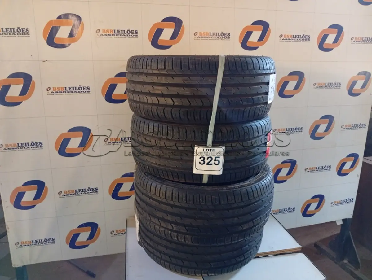 LOTE 325 - 04 PNEUS 205/40 R17. (NO ESTADO, NÃO SABEMOS SE FUNCIONA. LEILÃO NÃO TEM GARANTIA E NEM DEVOLUÇÃO, SUJEITO A POSSÍVEIS AVARIAS VISÍVEIS/OCULTAS E/OU AUSÊNCIA DE COMPONENTES)