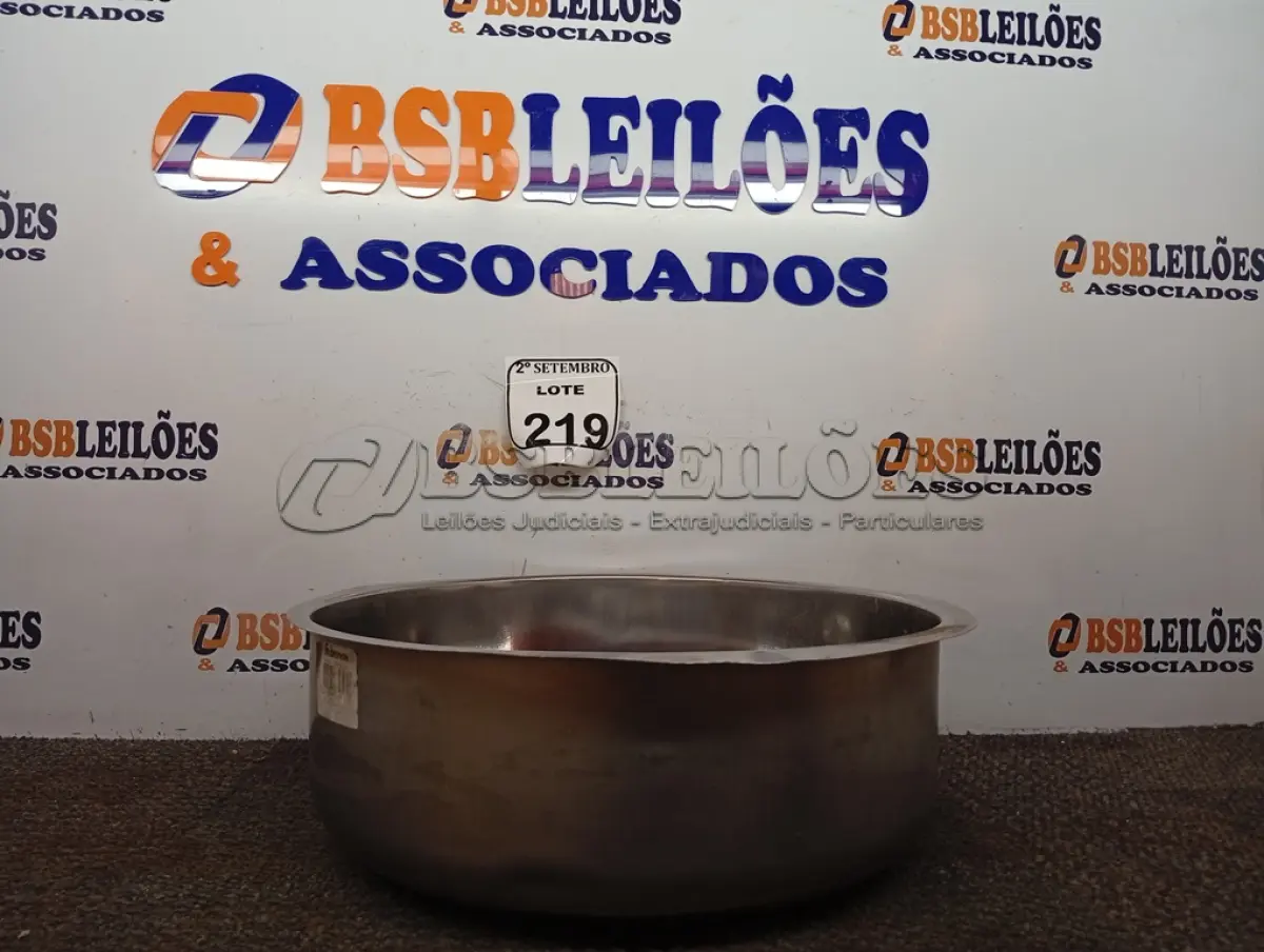 LOTE 219 - 01 CUBA INOX N38 AÇO 430 38X12 FABRINOX. (NO ESTADO) ATENÇÃO! FAZER A VISITAÇÃO ANTES DE ARREMATAR, NÃO SABEMOS SE FUNCIONA. LEILÃO NÃO TEM GARANTIA E NEM DEVOLUÇÃO, SUJEITO A POSSÍVEIS AVARIAS VISÍVEIS/OCULTAS E/OU AUSÊNCIA DE COMPONENTES.