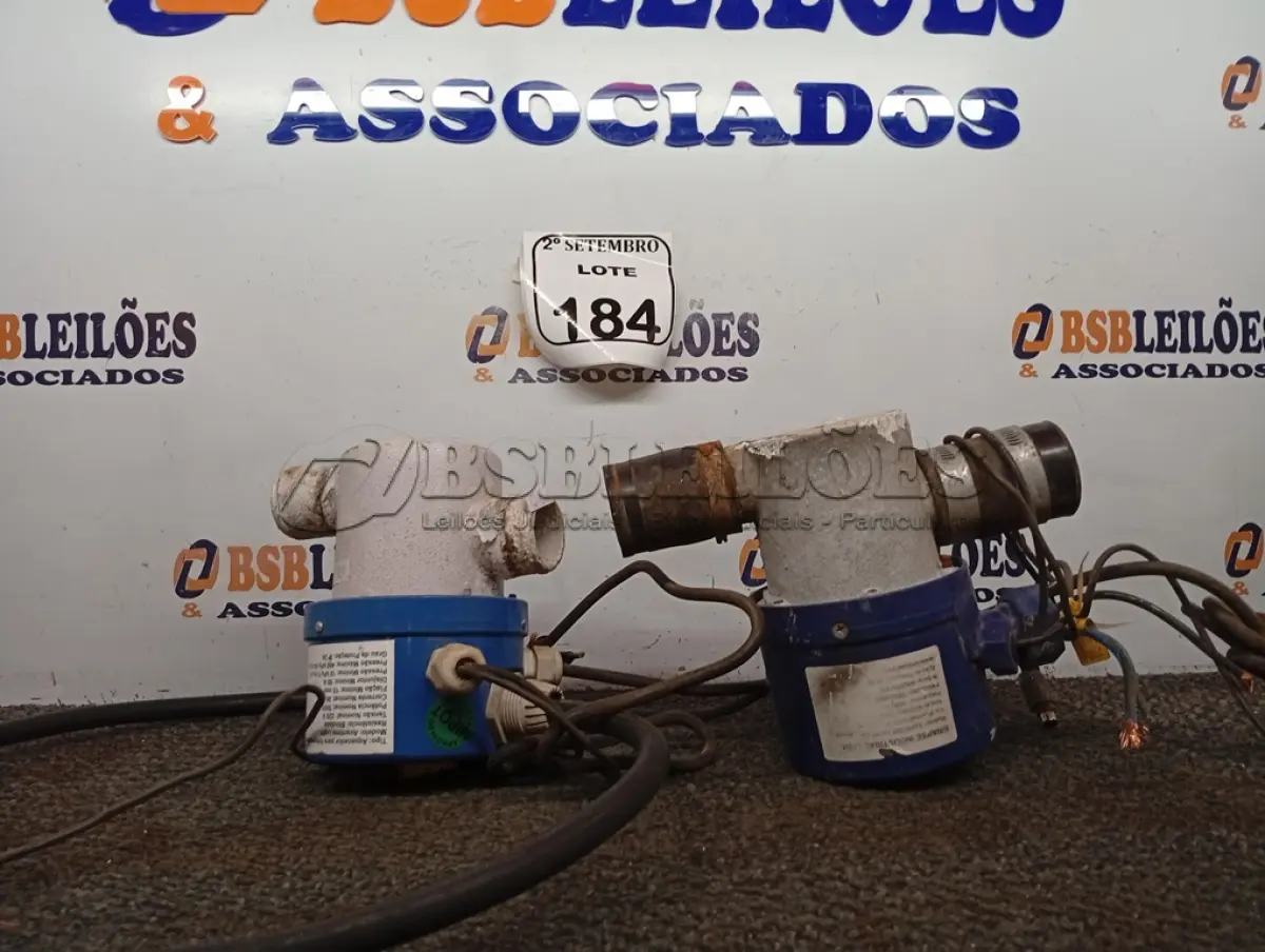 LOTE 184 - 02 AQUECEDORES PARA BANHEIRA. (NO ESTADO) ATENÇÃO! FAZER A VISITAÇÃO ANTES DE ARREMATAR, NÃO SABEMOS SE FUNCIONA. LEILÃO NÃO TEM GARANTIA E NEM DEVOLUÇÃO, SUJEITO A POSSÍVEIS AVARIAS VISÍVEIS/OCULTAS E/OU AUSÊNCIA DE COMPONENTES.