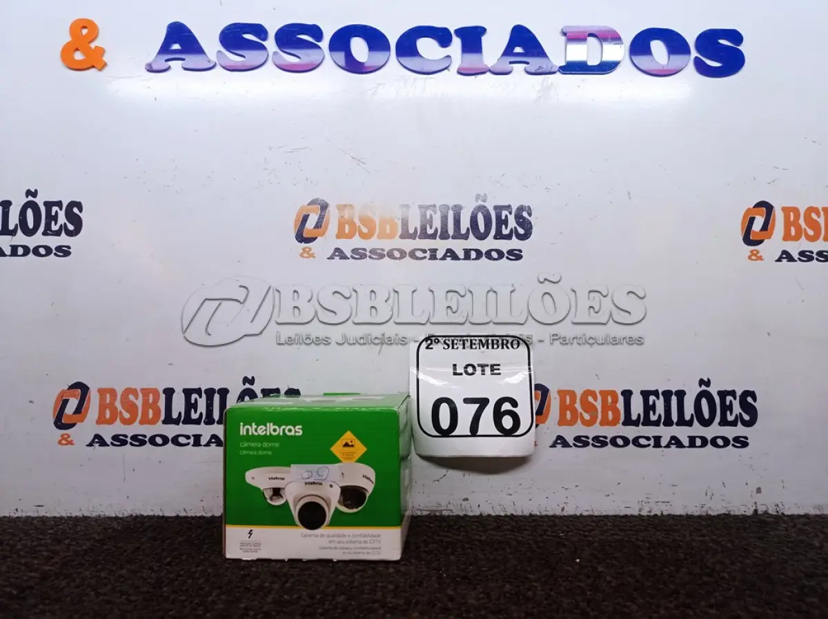 LOTE 076 - 01 CAMERA IP DOME. (NO ESTADO) ATENÇÃO! FAZER A VISITAÇÃO ANTES DE ARREMATAR, NÃO SABEMOS SE FUNCIONA. LEILÃO NÃO TEM GARANTIA E NEM DEVOLUÇÃO, SUJEITO A POSSÍVEIS AVARIAS VISÍVEIS/OCULTAS E/OU AUSÊNCIA DE COMPONENTES.