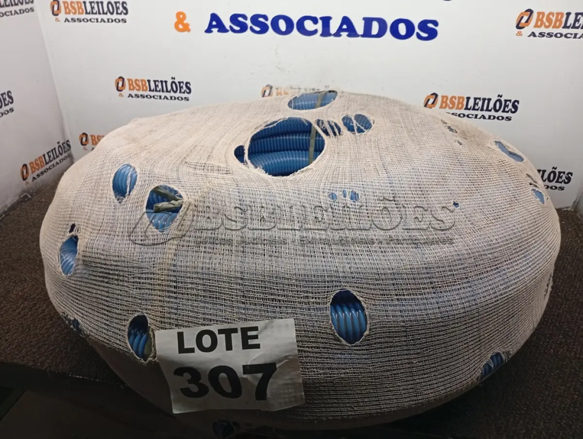 LOTE 307 - 01 – ROLO DE MANGUEIRA (NO ESTADO, NÃO SABEMOS SE FUNCIONA. LEILÃO NÃO TEM GARANTIA E NEM DEVOLUÇÃO, SUJEITO A POSSÍVEIS AVARIAS VISÍVEIS/OCULTAS E/OU AUSÊNCIA DE COMPONENTES)