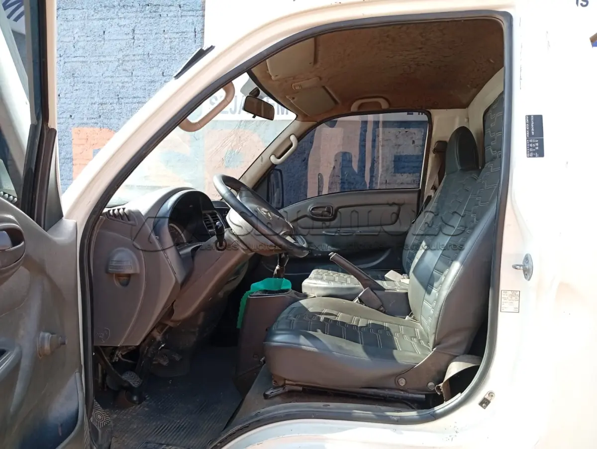 LOTE 011 - 01 I/HYUNDAI HR HDLWBSC, ANO 2008/2009, DIESEL, COR BRANCA (NO ESTADO)