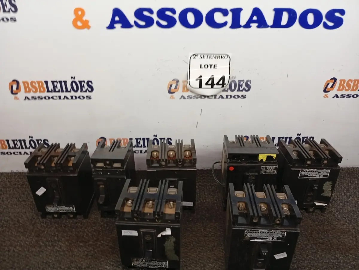 LOTE 144