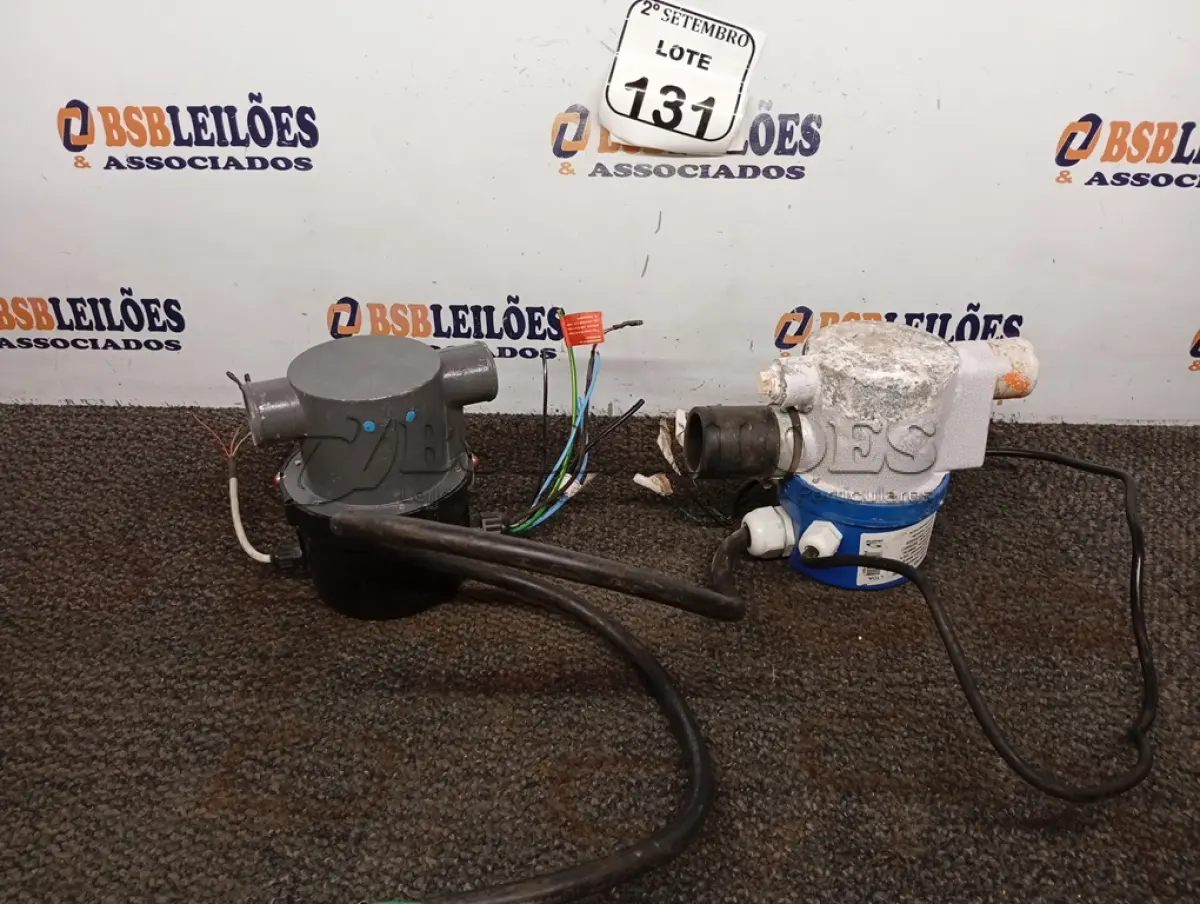 LOTE 131 - 02 AQUECEDORES PARA BANHEIRA. (NO ESTADO) ATENÇÃO! FAZER A VISITAÇÃO ANTES DE ARREMATAR, NÃO SABEMOS SE FUNCIONA. LEILÃO NÃO TEM GARANTIA E NEM DEVOLUÇÃO, SUJEITO A POSSÍVEIS AVARIAS VISÍVEIS/OCULTAS E/OU AUSÊNCIA DE COMPONENTES.