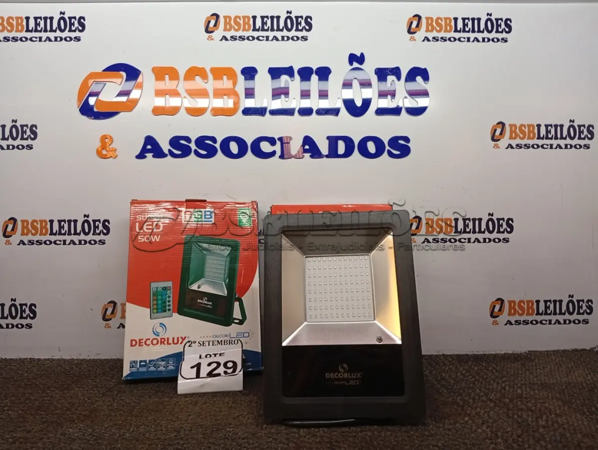 LOTE 129 - 02 REFLETORES DECORLED SUPERLED 220V 50W RGB PT – DECORLUX NOVO. (NO ESTADO) ATENÇÃO! FAZER A VISITAÇÃO ANTES DE ARREMATAR, NÃO SABEMOS SE FUNCIONA. LEILÃO NÃO TEM GARANTIA E NEM DEVOLUÇÃO, SUJEITO A POSSÍVEIS AVARIAS VISÍVEIS/OCULTAS E/OU AUSÊNCIA DE COMPONENTES.