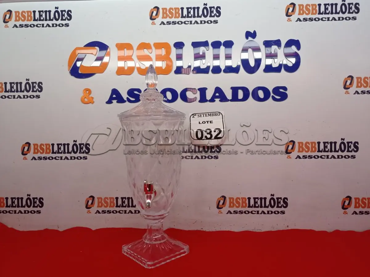 LOTE 032 - 01 SUQUEIRA DE VIDRO 05 LITROS. (NO ESTADO) ATENÇÃO! FAZER A VISITAÇÃO ANTES DE ARREMATAR, NÃO SABEMOS SE FUNCIONA. LEILÃO NÃO TEM GARANTIA E NEM DEVOLUÇÃO, SUJEITO A POSSÍVEIS AVARIAS VISÍVEIS/OCULTAS E/OU AUSÊNCIA DE COMPONENTES.