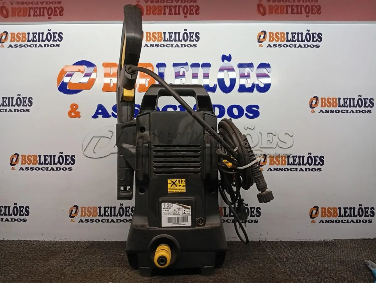 LOTE 316 - 01 - LAVADORA DE ALTA PRESSÃO KARCHER 220VOLTS (NO ESTADO, NÃO SABEMOS SE FUNCIONA. LEILÃO NÃO TEM GARANTIA E NEM DEVOLUÇÃO, SUJEITO A POSSÍVEIS AVARIAS VISÍVEIS/OCULTAS E/OU AUSÊNCIA DE COMPONENTES)