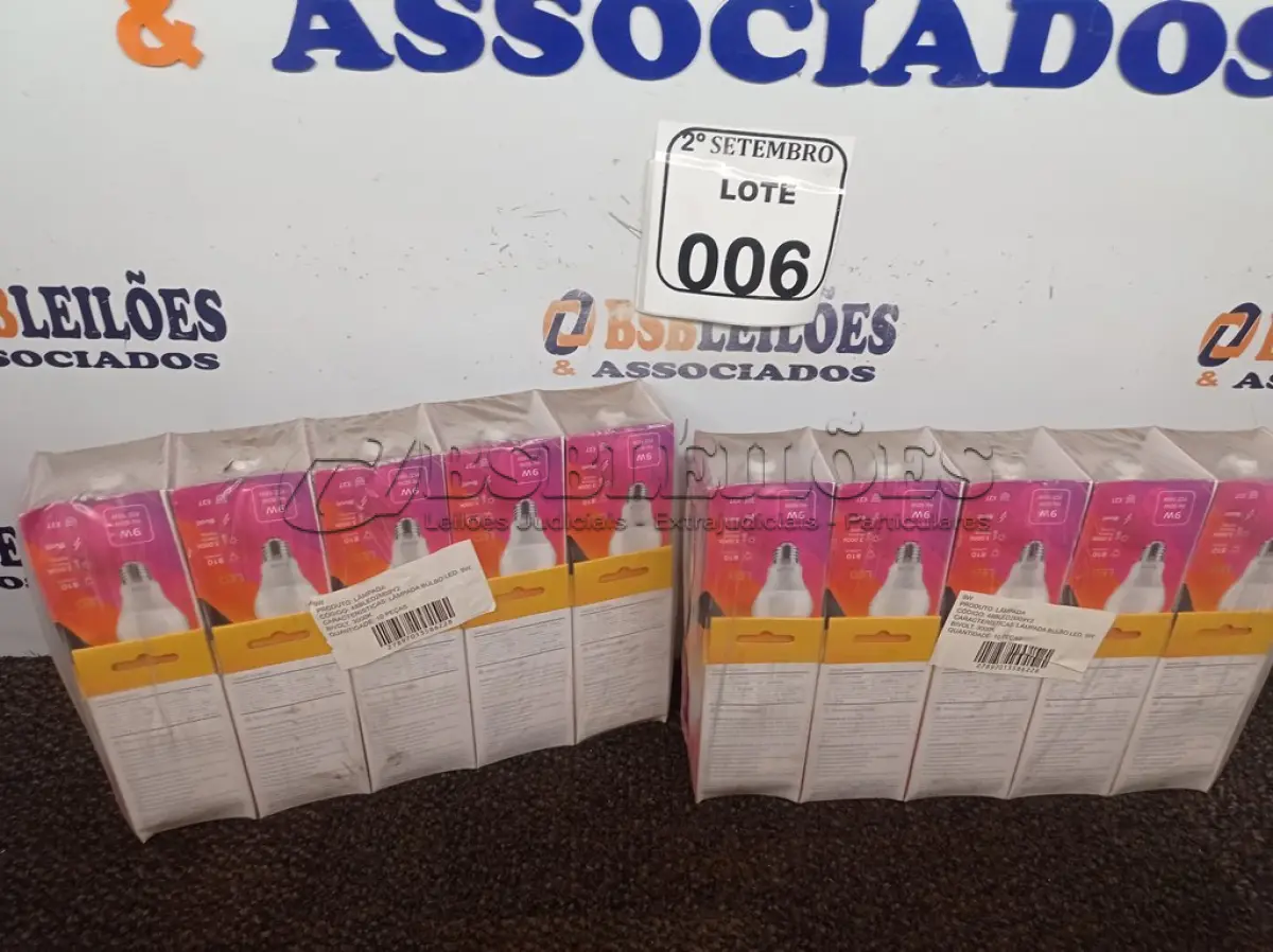 LOTE 006 - 20 LÂMPADAS BULBO LED A60 9W BIVOLT 3000K – ELGIN NOVO. (NO ESTADO) ATENÇÃO! FAZER A VISITAÇÃO ANTES DE ARREMATAR, NÃO SABEMOS SE FUNCIONA. LEILÃO NÃO TEM GARANTIA E NEM DEVOLUÇÃO, SUJEITO A POSSÍVEIS AVARIAS VISÍVEIS/OCULTAS E/OU AUSÊNCIA DE COMPONENTES.