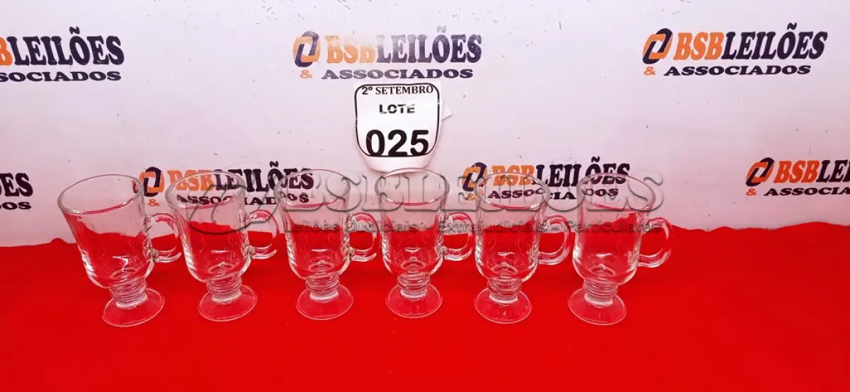LOTE 025 - 06 COPOS PARA CAPUCCINO. (NO ESTADO) ATENÇÃO! FAZER A VISITAÇÃO ANTES DE ARREMATAR, NÃO SABEMOS SE FUNCIONA. LEILÃO NÃO TEM GARANTIA E NEM DEVOLUÇÃO, SUJEITO A POSSÍVEIS AVARIAS VISÍVEIS/OCULTAS E/OU AUSÊNCIA DE COMPONENTES.
