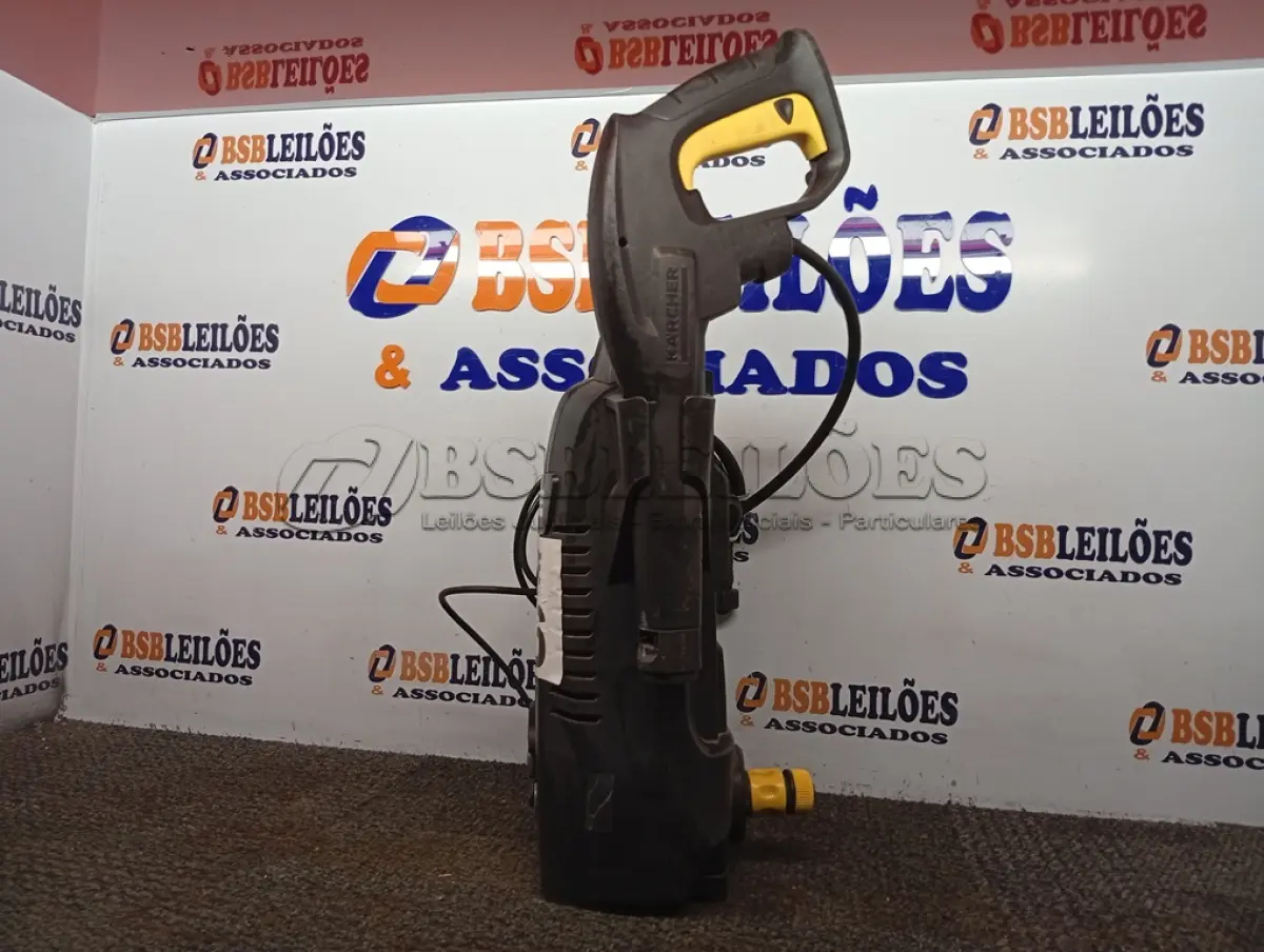 LOTE 316 - 01 - LAVADORA DE ALTA PRESSÃO KARCHER 220VOLTS (NO ESTADO, NÃO SABEMOS SE FUNCIONA. LEILÃO NÃO TEM GARANTIA E NEM DEVOLUÇÃO, SUJEITO A POSSÍVEIS AVARIAS VISÍVEIS/OCULTAS E/OU AUSÊNCIA DE COMPONENTES)