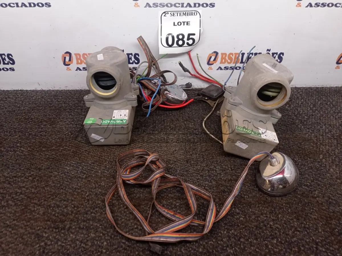 LOTE 085 - 02 AQUECEDORES PARA BANHEIRA. (NO ESTADO) ATENÇÃO! FAZER A VISITAÇÃO ANTES DE ARREMATAR, NÃO SABEMOS SE FUNCIONA. LEILÃO NÃO TEM GARANTIA E NEM DEVOLUÇÃO, SUJEITO A POSSÍVEIS AVARIAS VISÍVEIS/OCULTAS E/OU AUSÊNCIA DE COMPONENTES.