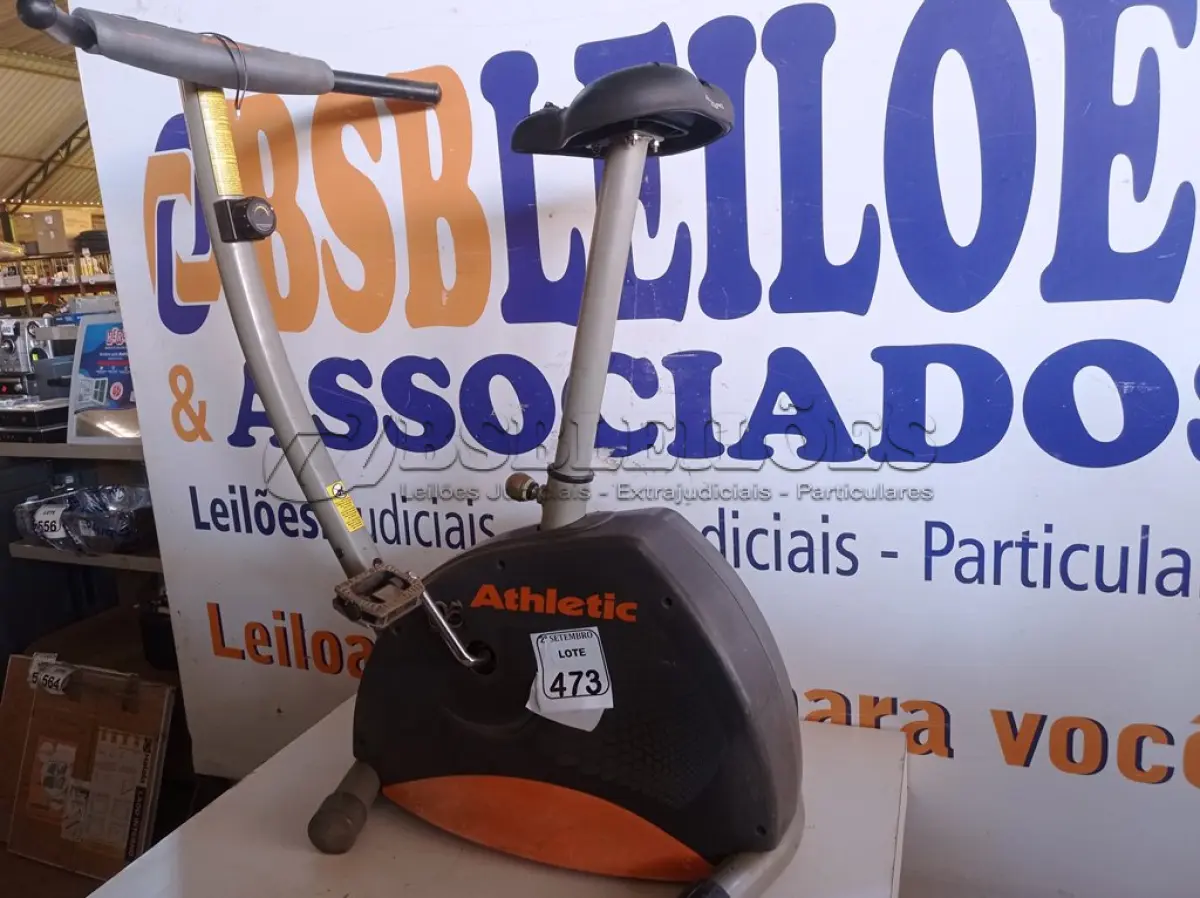 LOTE 473 - 01 BICICLETA PARA GINÁSTICA. (NO ESTADO) ATENÇÃO! FAZER A VISITAÇÃO ANTES DE ARREMATAR, NÃO SABEMOS SE FUNCIONA. LEILÃO NÃO TEM GARANTIA E NEM DEVOLUÇÃO, SUJEITO A POSSÍVEIS AVARIAS VISÍVEIS/OCULTAS E/OU AUSÊNCIA DE COMPONENTES.
