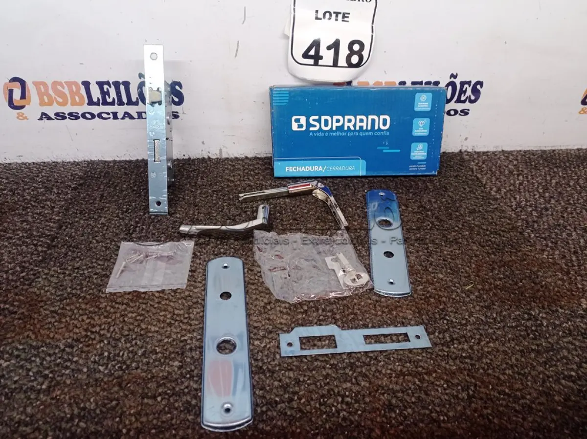 LOTE 418 - 02 FECHADURAS POPLINE ALAVANCA CR SOPRANO (NO ESTADO) ATENÇÃO! FAZER A VISITAÇÃO ANTES DE ARREMATAR, NÃO SABEMOS SE FUNCIONA. LEILÃO NÃO TEM GARANTIA E NEM DEVOLUÇÃO, SUJEITO A POSSÍVEIS AVARIAS VISÍVEIS/OCULTAS E/OU AUSÊNCIA DE COMPONENTES.