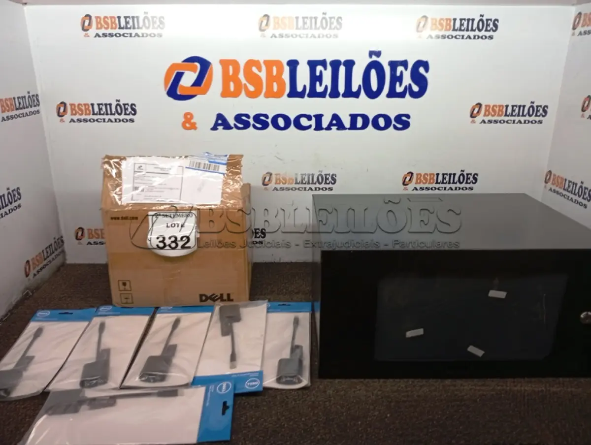 LOTE 332 - 01 RACK 5U DE PAREDE MARCA ÔNIX E 01 CAIXA COM GRANDE QUANTIDADE DE ADAPTADORES VGA. (NO ESTADO) ATENÇÃO! FAZER A VISITAÇÃO ANTES DE ARREMATAR, NÃO SABEMOS SE FUNCIONA. LEILÃO NÃO TEM GARANTIA E NEM DEVOLUÇÃO, SUJEITO A POSSÍVEIS AVARIAS VISÍVEIS/OCULTAS E/OU AUSÊNCIA DE COMPONENTES.