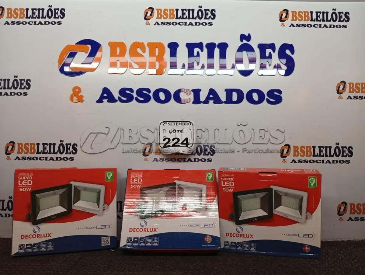 LOTE 224 - 03 REFLETORES SUPER LED 100-240V 50W LUZ BRANCA – DECORLUX NOVO. (NO ESTADO) ATENÇÃO! FAZER A VISITAÇÃO ANTES DE ARREMATAR, NÃO SABEMOS SE FUNCIONA. LEILÃO NÃO TEM GARANTIA E NEM DEVOLUÇÃO, SUJEITO A POSSÍVEIS AVARIAS VISÍVEIS/OCULTAS E/OU AUSÊNCIA DE COMPONENTES.