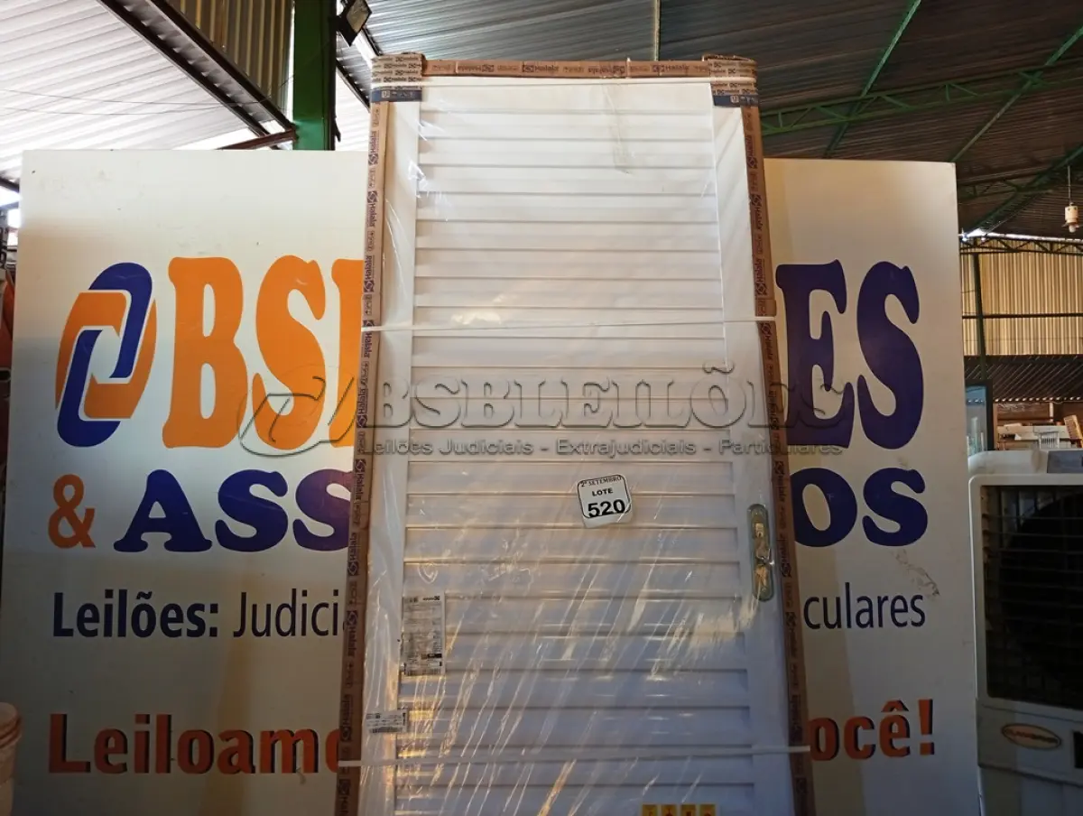 LOTE 520 - 01 PORTA VEN APD BRANCA 085X215 ESQ REQ12 - HAIALA NOVO. (NO ESTADO) ATENÇÃO! FAZER A VISITAÇÃO ANTES DE ARREMATAR, NÃO SABEMOS SE FUNCIONA. LEILÃO NÃO TEM GARANTIA E NEM DEVOLUÇÃO, SUJEITO A POSSÍVEIS AVARIAS VISÍVEIS/OCULTAS E/OU AUSÊNCIA DE COMPONENTES.