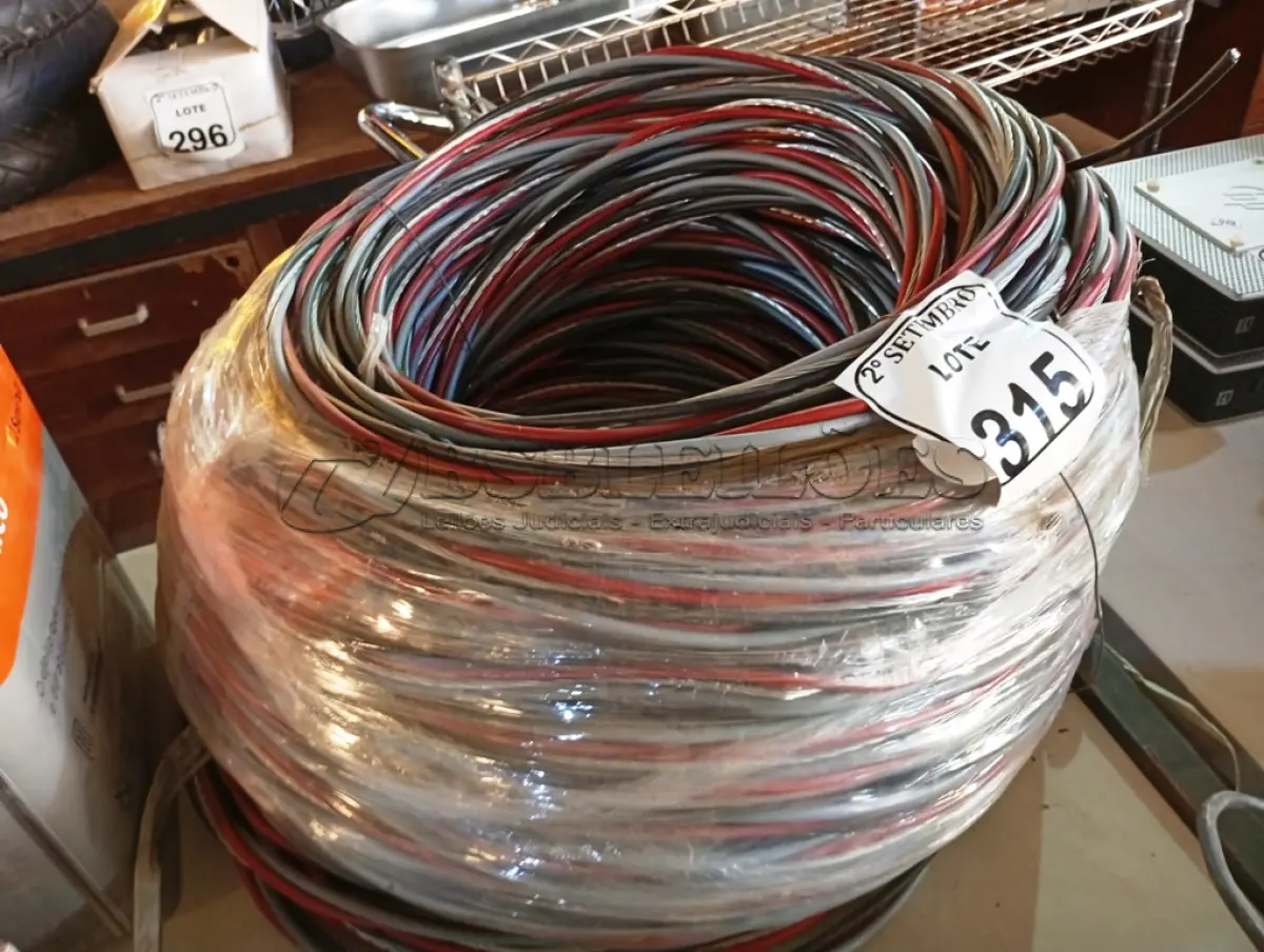 LOTE 315 - 186M CABO MULTIPLEX QUADRUPLEX 3X1X10 - 10MM 0,61KV BOREAL. (NO ESTADO) ATENÇÃO! FAZER A VISITAÇÃO ANTES DE ARREMATAR, NÃO SABEMOS SE FUNCIONA. LEILÃO NÃO TEM GARANTIA E NEM DEVOLUÇÃO, SUJEITO A POSSÍVEIS AVARIAS VISÍVEIS/OCULTAS E/OU AUSÊNCIA DE COMPONENTES.