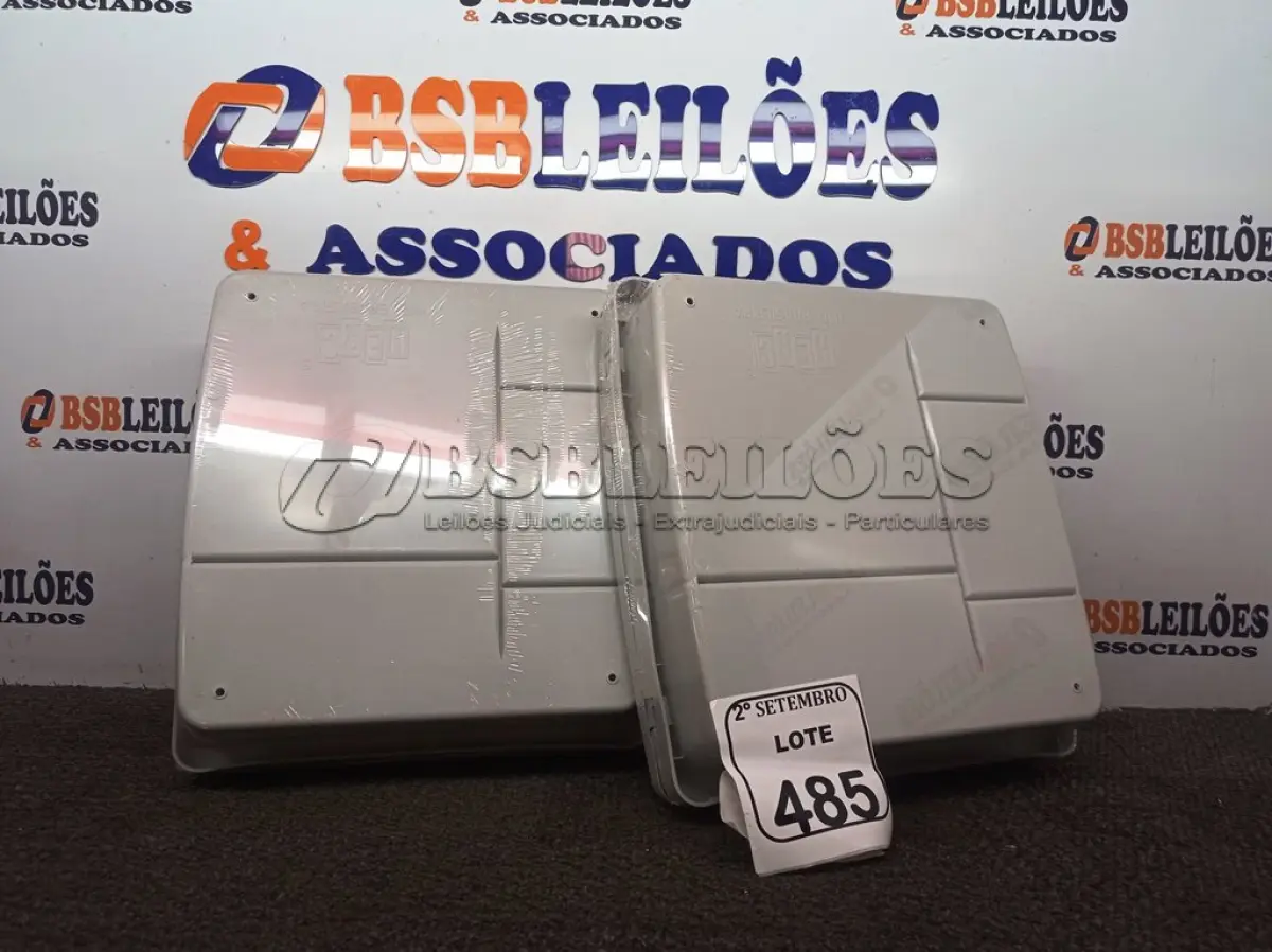 LOTE 485 - 02 ARMÁRIOS PLAST EMB 34X37X10CM CINZA HERC. (NO ESTADO) ATENÇÃO! FAZER A VISITAÇÃO ANTES DE ARREMATAR, NÃO SABEMOS SE FUNCIONA. LEILÃO NÃO TEM GARANTIA E NEM DEVOLUÇÃO, SUJEITO A POSSÍVEIS AVARIAS VISÍVEIS/OCULTAS E/OU AUSÊNCIA DE COMPONENTES.
