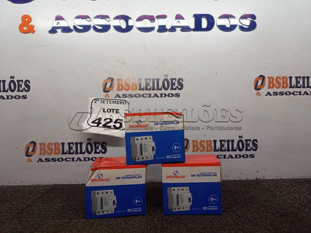 LOTE 425 - 03 CAIXAS DE INTERRUPTOR DECORLUX RESIDUAL DR TETRAPOLAR, CONTÉM 01 UNIDADE EM CADA CAIXA. (NO ESTADO) ATENÇÃO! FAZER A VISITAÇÃO ANTES DE ARREMATAR, NÃO SABEMOS SE FUNCIONA. LEILÃO NÃO TEM GARANTIA E NEM DEVOLUÇÃO, SUJEITO A POSSÍVEIS AVARIAS VISÍVEIS/OCULTAS E/OU AUSÊNCIA DE COMPONENTES.