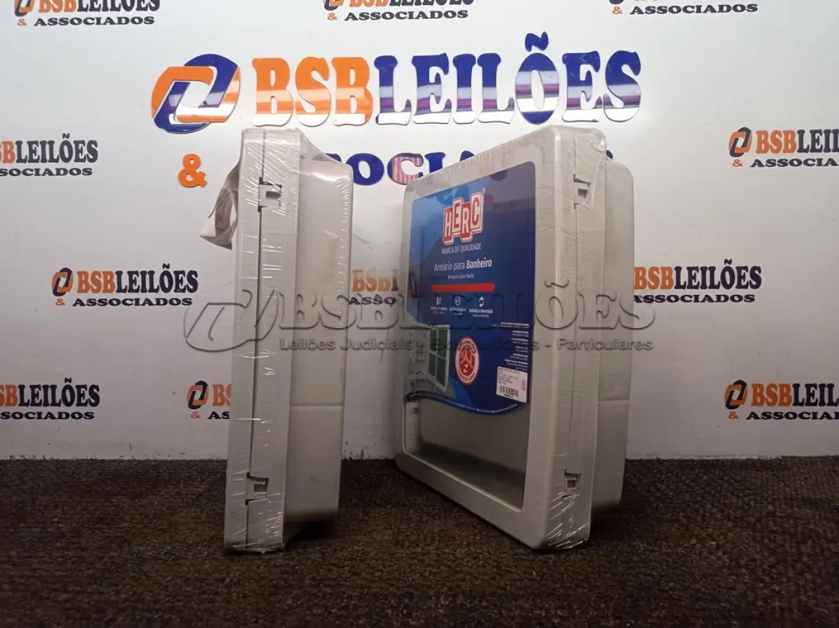 LOTE 485 - 02 ARMÁRIOS PLAST EMB 34X37X10CM CINZA HERC. (NO ESTADO) ATENÇÃO! FAZER A VISITAÇÃO ANTES DE ARREMATAR, NÃO SABEMOS SE FUNCIONA. LEILÃO NÃO TEM GARANTIA E NEM DEVOLUÇÃO, SUJEITO A POSSÍVEIS AVARIAS VISÍVEIS/OCULTAS E/OU AUSÊNCIA DE COMPONENTES.