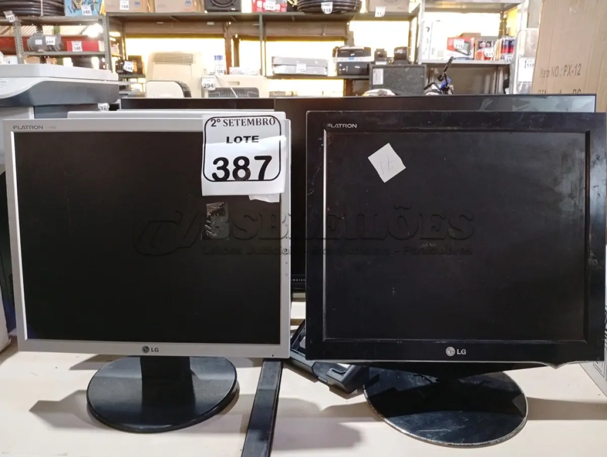 LOTE 387 - 07 MONITORES LCD MARCAS E MODELOS DIVERSOS PARA A RETIRADA DE PEÇAS. (NO ESTADO) ATENÇÃO! FAZER A VISITAÇÃO ANTES DE ARREMATAR, NÃO SABEMOS SE FUNCIONA. LEILÃO NÃO TEM GARANTIA E NEM DEVOLUÇÃO, SUJEITO A POSSÍVEIS AVARIAS VISÍVEIS/OCULTAS E/OU AUSÊNCIA DE COMPONENTES.