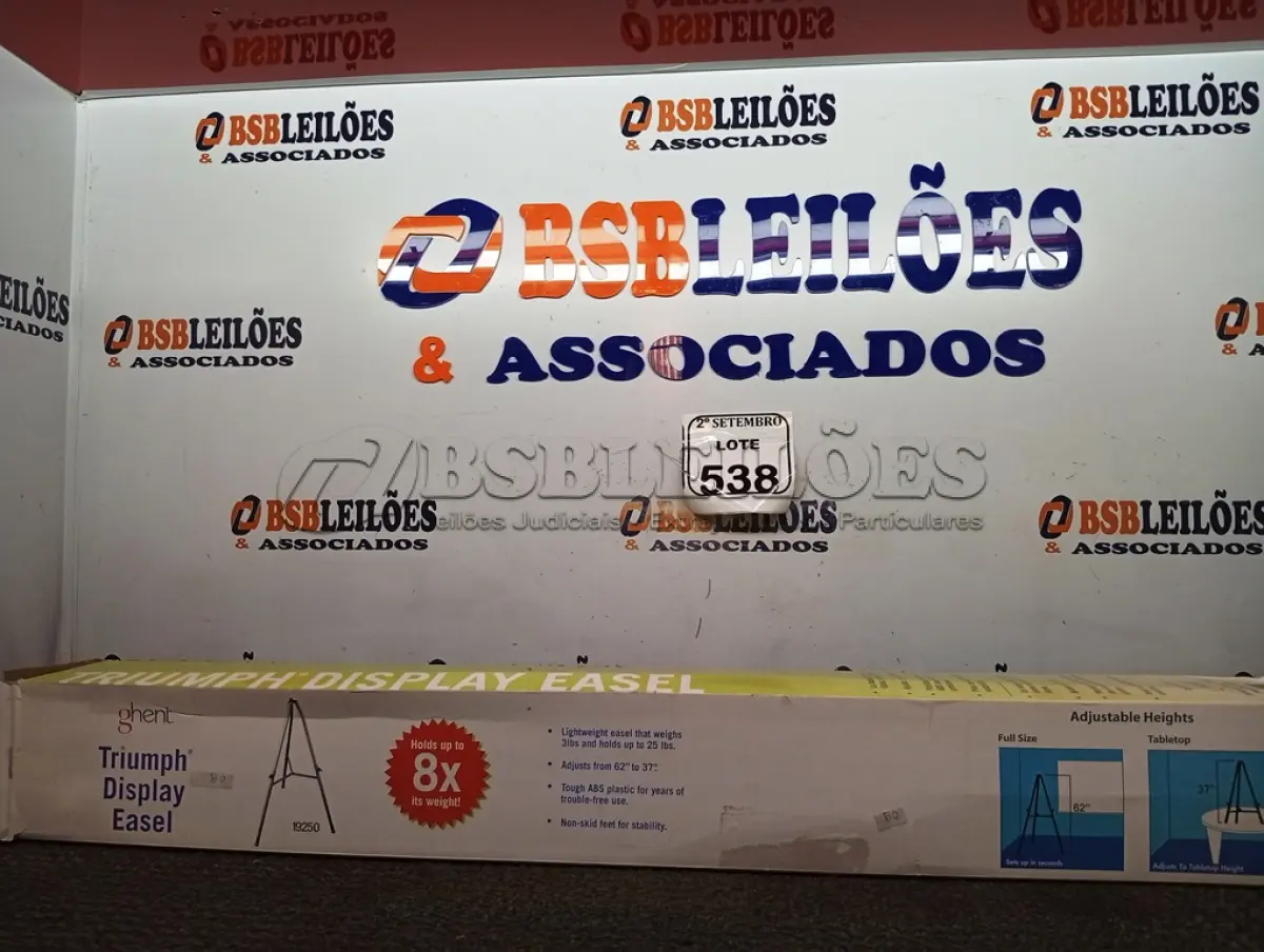 LOTE 538 - 01 TRIPÉ PARA SEGURAR MESA DE PROJEÇÃO. (NO ESTADO) ATENÇÃO! FAZER A VISITAÇÃO ANTES DE ARREMATAR, NÃO SABEMOS SE FUNCIONA. LEILÃO NÃO TEM GARANTIA E NEM DEVOLUÇÃO, SUJEITO A POSSÍVEIS AVARIAS VISÍVEIS/OCULTAS E/OU AUSÊNCIA DE COMPONENTES.