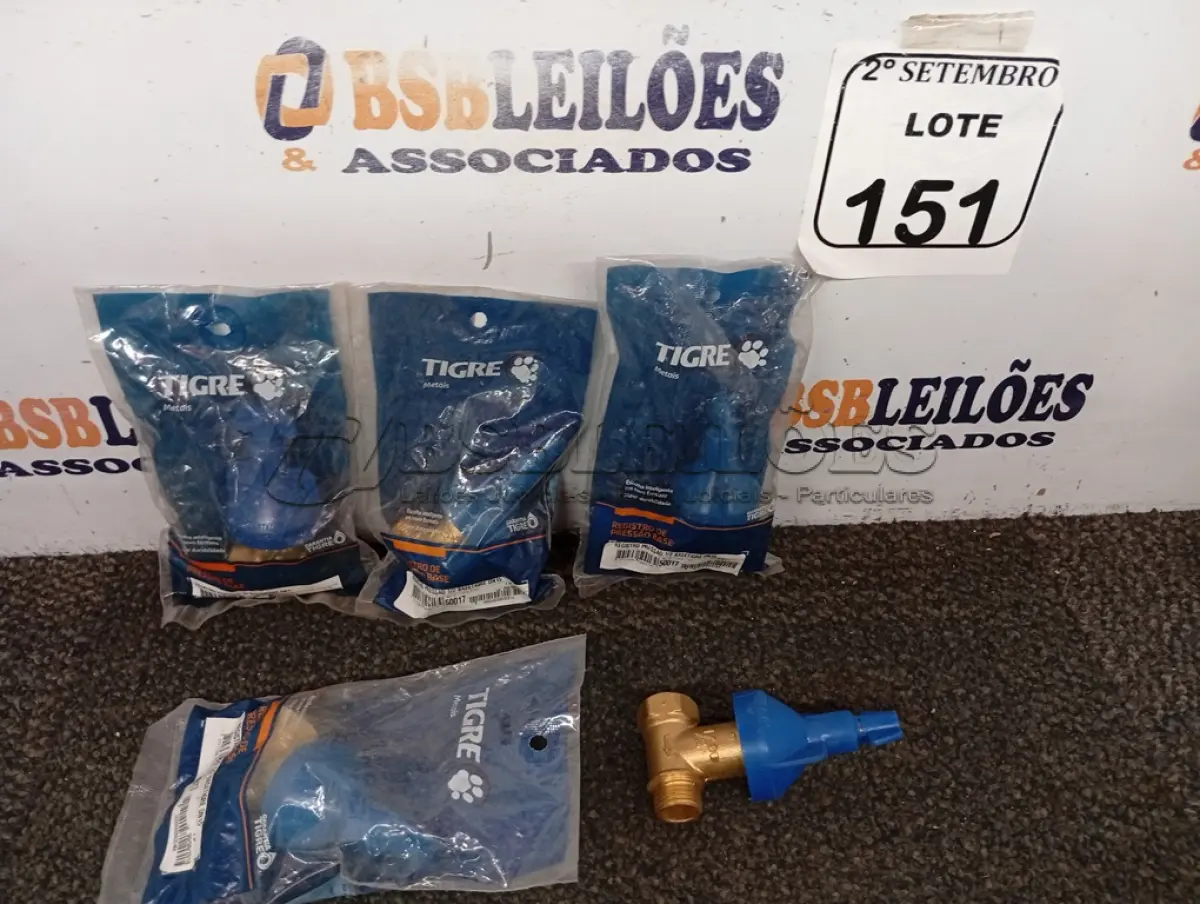 LOTE 151 - 05 BASES REGISTRO PRESSAO 1/2 TIGRE. (NO ESTADO) ATENÇÃO! FAZER A VISITAÇÃO ANTES DE ARREMATAR, NÃO SABEMOS SE FUNCIONA. LEILÃO NÃO TEM GARANTIA E NEM DEVOLUÇÃO, SUJEITO A POSSÍVEIS AVARIAS VISÍVEIS/OCULTAS E/OU AUSÊNCIA DE COMPONENTES.