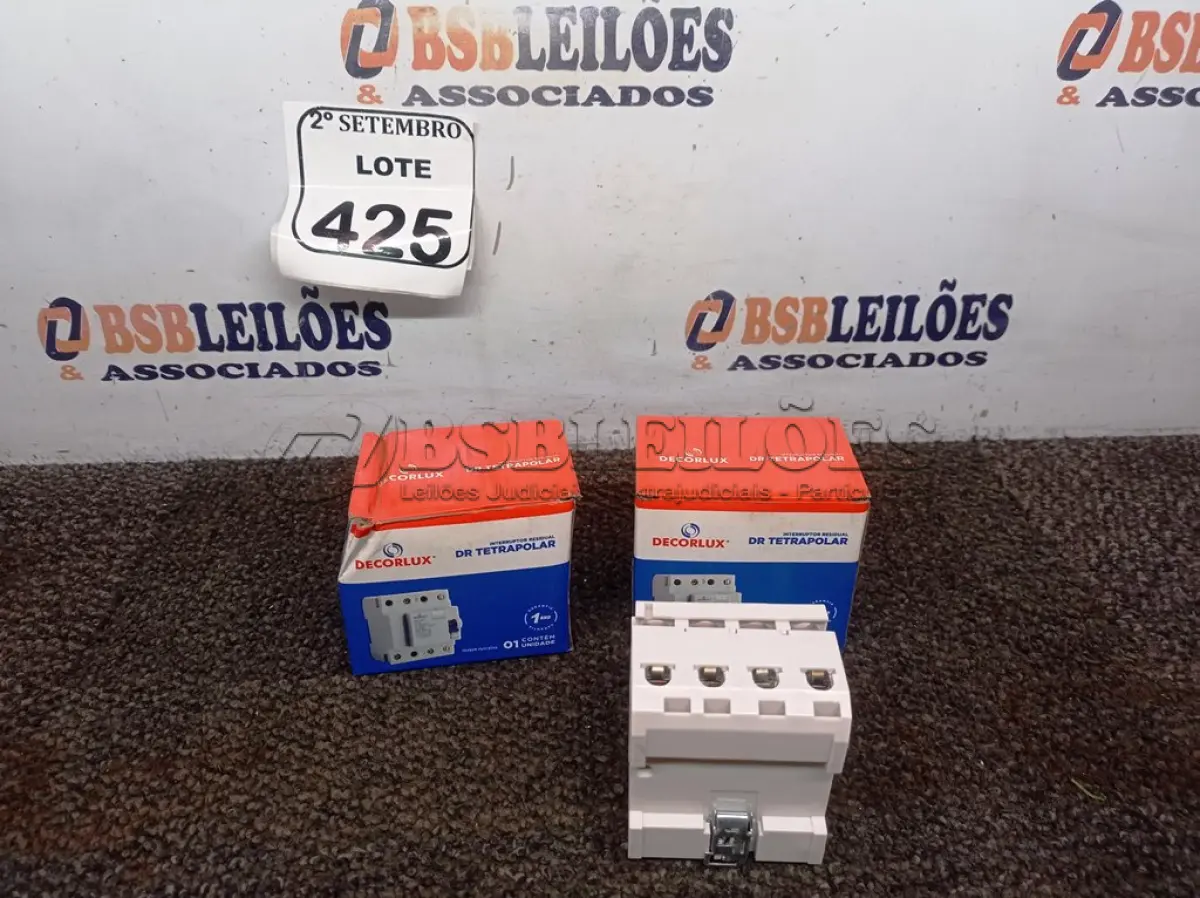 LOTE 425 - 03 CAIXAS DE INTERRUPTOR DECORLUX RESIDUAL DR TETRAPOLAR, CONTÉM 01 UNIDADE EM CADA CAIXA. (NO ESTADO) ATENÇÃO! FAZER A VISITAÇÃO ANTES DE ARREMATAR, NÃO SABEMOS SE FUNCIONA. LEILÃO NÃO TEM GARANTIA E NEM DEVOLUÇÃO, SUJEITO A POSSÍVEIS AVARIAS VISÍVEIS/OCULTAS E/OU AUSÊNCIA DE COMPONENTES.