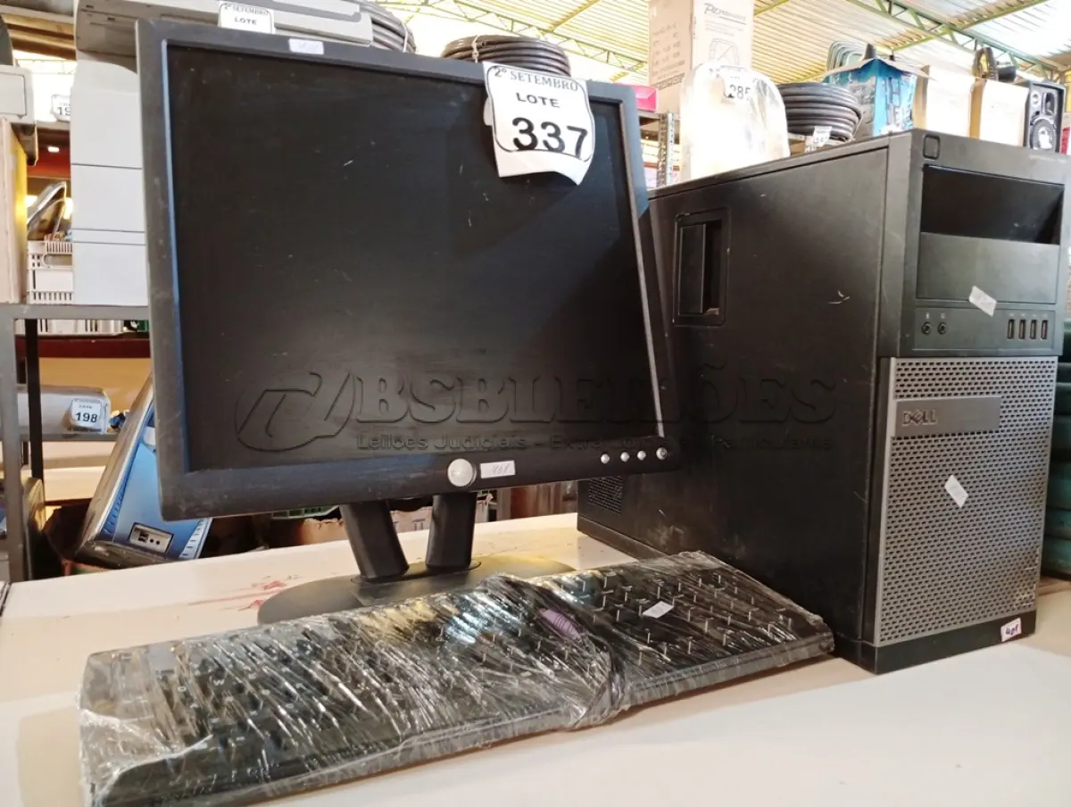 LOTE 337 - 01 CPU DELL, 01 MONITOR DELL E 01 TECLADO. (NO ESTADO) ATENÇÃO! FAZER A VISITAÇÃO ANTES DE ARREMATAR, NÃO SABEMOS SE FUNCIONA. LEILÃO NÃO TEM GARANTIA E NEM DEVOLUÇÃO, SUJEITO A POSSÍVEIS AVARIAS VISÍVEIS/OCULTAS E/OU AUSÊNCIA DE COMPONENTES.