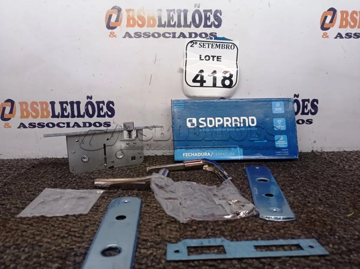 LOTE 418 - 02 FECHADURAS POPLINE ALAVANCA CR SOPRANO (NO ESTADO) ATENÇÃO! FAZER A VISITAÇÃO ANTES DE ARREMATAR, NÃO SABEMOS SE FUNCIONA. LEILÃO NÃO TEM GARANTIA E NEM DEVOLUÇÃO, SUJEITO A POSSÍVEIS AVARIAS VISÍVEIS/OCULTAS E/OU AUSÊNCIA DE COMPONENTES.