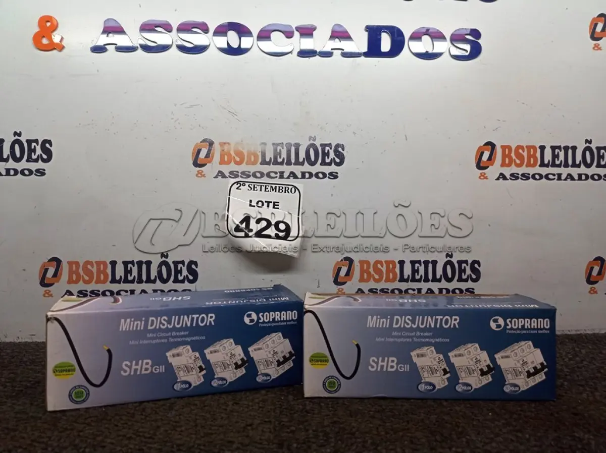 LOTE 429 - 02 CAIXAS DE MINI DISJUNTORES SOPRANO MODELO SHB GILL, 01 POLO, CONTÉM 12 UNIDADES EM CADA CAIXA. (NO ESTADO) ATENÇÃO! FAZER A VISITAÇÃO ANTES DE ARREMATAR, NÃO SABEMOS SE FUNCIONA. LEILÃO NÃO TEM GARANTIA E NEM DEVOLUÇÃO, SUJEITO A POSSÍVEIS AVARIAS VISÍVEIS/OCULTAS E/OU AUSÊNCIA DE COMPONENTES.