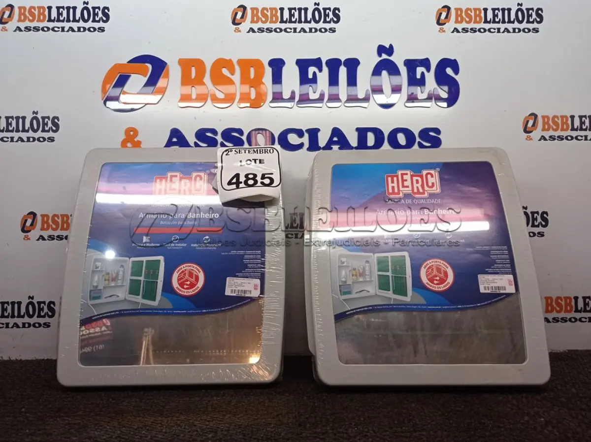 LOTE 485 - 02 ARMÁRIOS PLAST EMB 34X37X10CM CINZA HERC. (NO ESTADO) ATENÇÃO! FAZER A VISITAÇÃO ANTES DE ARREMATAR, NÃO SABEMOS SE FUNCIONA. LEILÃO NÃO TEM GARANTIA E NEM DEVOLUÇÃO, SUJEITO A POSSÍVEIS AVARIAS VISÍVEIS/OCULTAS E/OU AUSÊNCIA DE COMPONENTES.