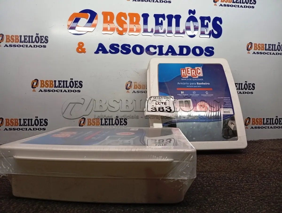 LOTE 383 - 02 ARMÁRIOS PLAST EMB 34X37X10CM BRANCO HERC. (NO ESTADO) ATENÇÃO! FAZER A VISITAÇÃO ANTES DE ARREMATAR, NÃO SABEMOS SE FUNCIONA. LEILÃO NÃO TEM GARANTIA E NEM DEVOLUÇÃO, SUJEITO A POSSÍVEIS AVARIAS VISÍVEIS/OCULTAS E/OU AUSÊNCIA DE COMPONENTES.