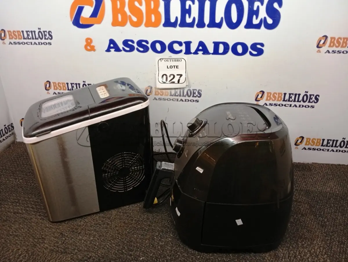 LOTE 027 - 01 MÁQUINA DE GELO PHILCO 127V E 01 AIRFRYER MONDIAL. (NO ESTADO) ATENÇÃO! FAZER A VISITAÇÃO ANTES DE ARREMATAR, NÃO SABEMOS SE FUNCIONA. LEILÃO NÃO TEM GARANTIA E NEM DEVOLUÇÃO, SUJEITO A POSSÍVEIS AVARIAS VISÍVEIS/OCULTAS E/OU AUSÊNCIA DE COMPONENTES.