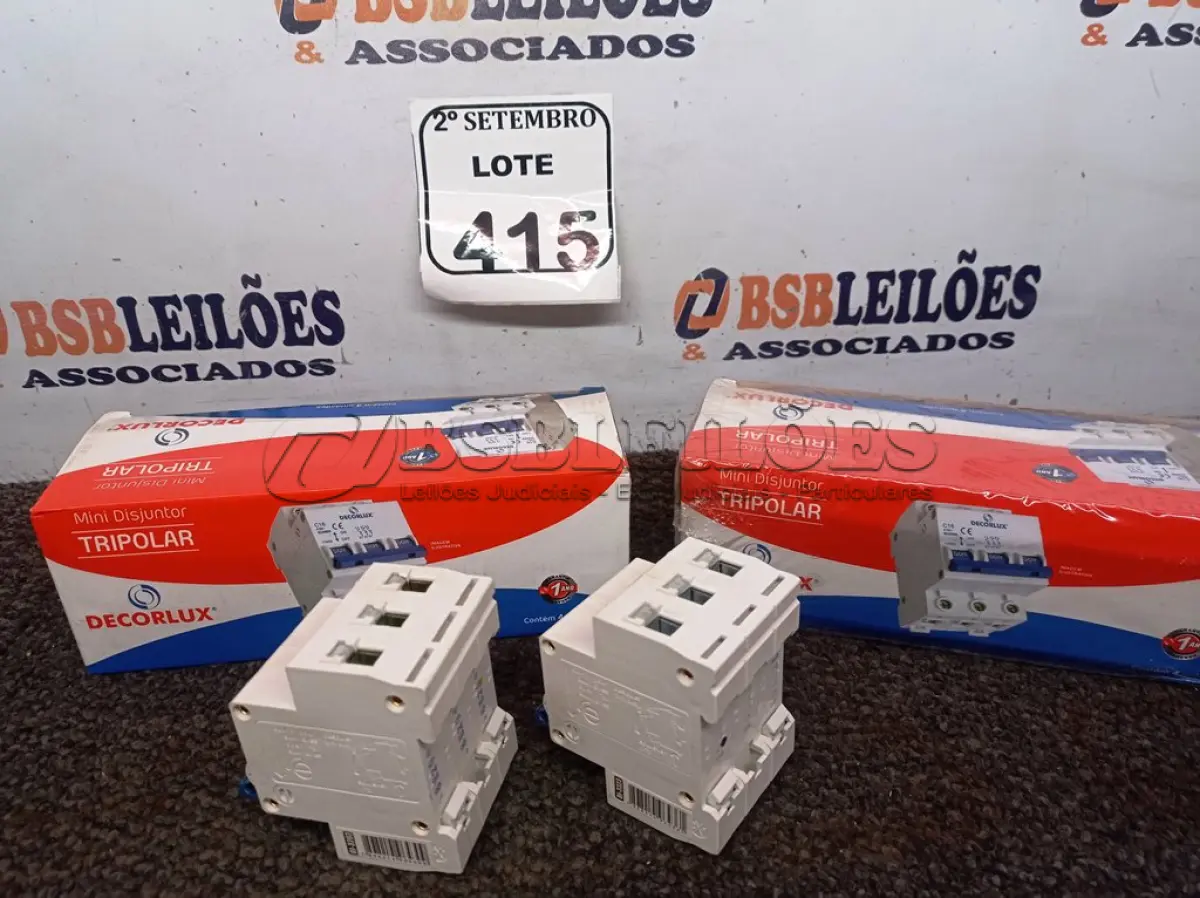 LOTE 415 - 02 CAIXAS DE MINI DISJUNTORES DECORLUX MODELO DZ47-63, CONTÉM 12 UNIDADES EM CADA CAIXA. (NO ESTADO) ATENÇÃO! FAZER A VISITAÇÃO ANTES DE ARREMATAR, NÃO SABEMOS SE FUNCIONA. LEILÃO NÃO TEM GARANTIA E NEM DEVOLUÇÃO, SUJEITO A POSSÍVEIS AVARIAS VISÍVEIS/OCULTAS E/OU AUSÊNCIA DE COMPONENTES.