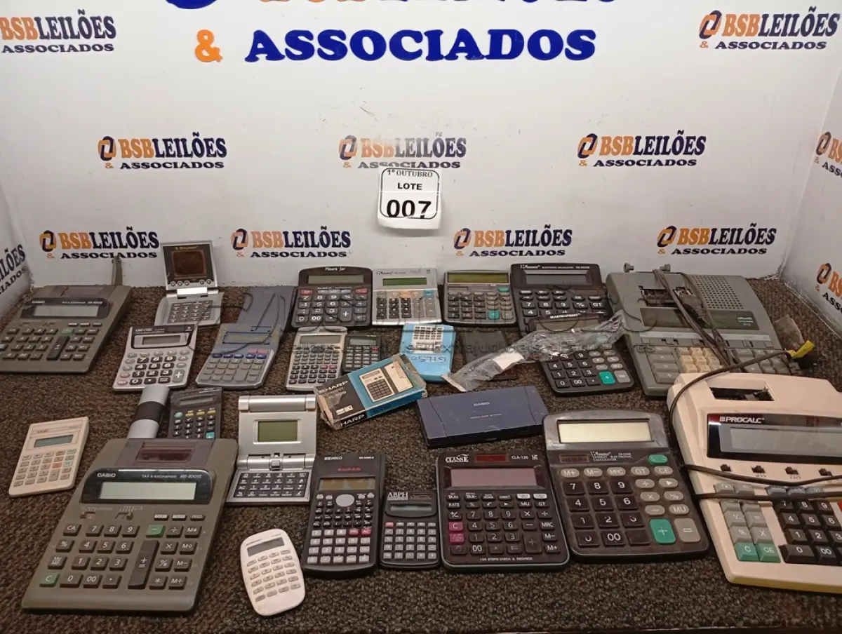 LOTE 007 - 01 LOTE COM DIVERSAS CALCULADORAS, MARCAS E MODELOS DIVERSOS. (NO ESTADO) ATENÇÃO! FAZER A VISITAÇÃO ANTES DE ARREMATAR, NÃO SABEMOS SE FUNCIONA. LEILÃO NÃO TEM GARANTIA E NEM DEVOLUÇÃO, SUJEITO A POSSÍVEIS AVARIAS VISÍVEIS/OCULTAS E/OU AUSÊNCIA DE COMPONENTES.
