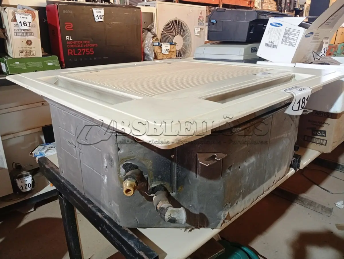 LOTE 181 - 01 EVAPORADORA DE TETO K7 MARCA YORK. (NO ESTADO) ATENÇÃO! FAZER A VISITAÇÃO ANTES DE ARREMATAR, NÃO SABEMOS SE FUNCIONA. LEILÃO NÃO TEM GARANTIA E NEM DEVOLUÇÃO, SUJEITO A POSSÍVEIS AVARIAS VISÍVEIS/OCULTAS E/OU AUSÊNCIA DE COMPONENTES.