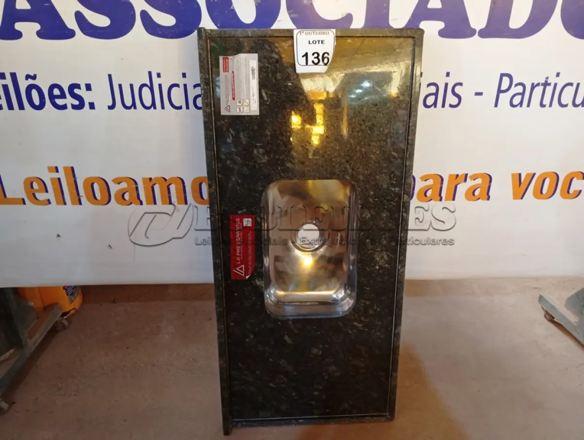 LOTE 136