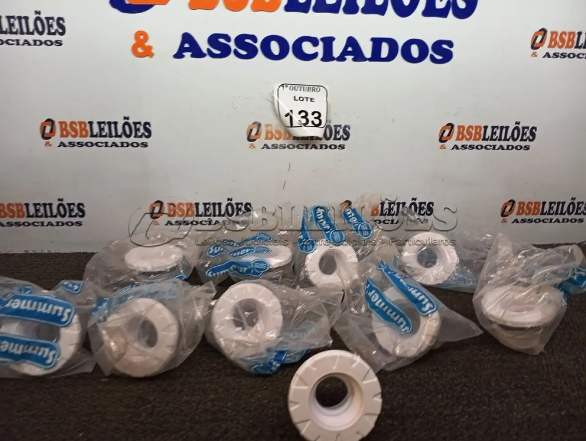 LOTE 133 - 10 DISPOSITIVOS P REFLETORES P/ PISCINAS DE FIBRA. (NO ESTADO) ATENÇÃO! FAZER A VISITAÇÃO ANTES DE ARREMATAR, NÃO SABEMOS SE FUNCIONA. LEILÃO NÃO TEM GARANTIA E NEM DEVOLUÇÃO, SUJEITO A POSSÍVEIS AVARIAS VISÍVEIS/OCULTAS E/OU AUSÊNCIA DE COMPONENTES.