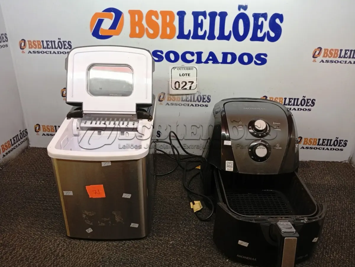 LOTE 027 - 01 MÁQUINA DE GELO PHILCO 127V E 01 AIRFRYER MONDIAL. (NO ESTADO) ATENÇÃO! FAZER A VISITAÇÃO ANTES DE ARREMATAR, NÃO SABEMOS SE FUNCIONA. LEILÃO NÃO TEM GARANTIA E NEM DEVOLUÇÃO, SUJEITO A POSSÍVEIS AVARIAS VISÍVEIS/OCULTAS E/OU AUSÊNCIA DE COMPONENTES.